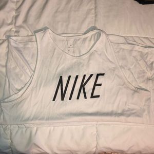 Women’s Nike top